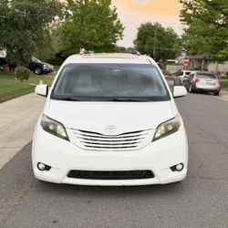Toyota Sienna 2016