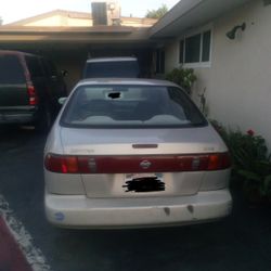 Nissan Sentra GXE, clean title