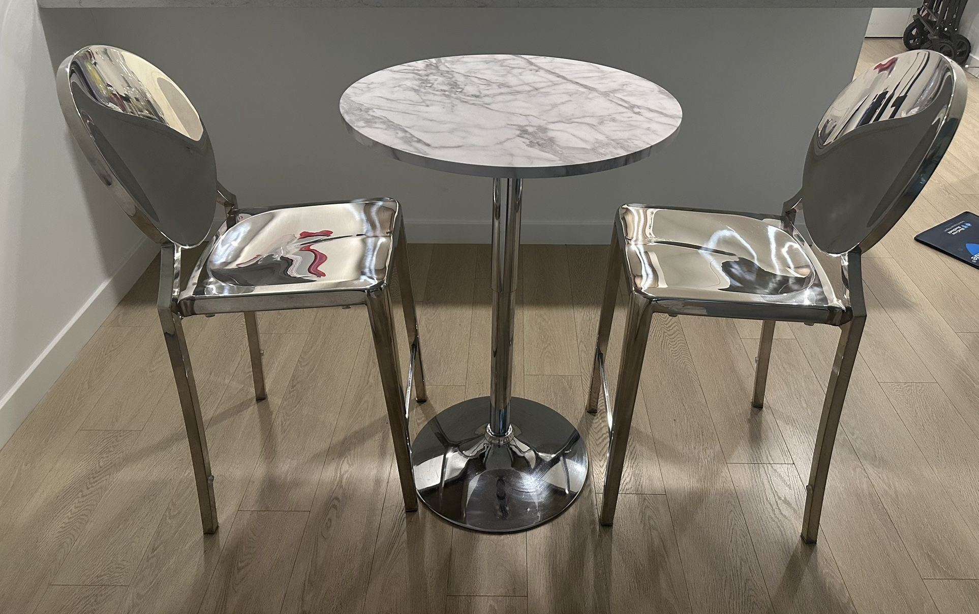 Luxury modern appeal Living Area Furniture With Small Size Cocktail Style Breakfast Table And High Chairs