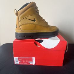 Kids 4.5 Nike Woodside Boots
