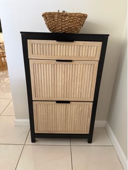 Modern Fluted Shoe Cabinet – Slim Entryway Storage