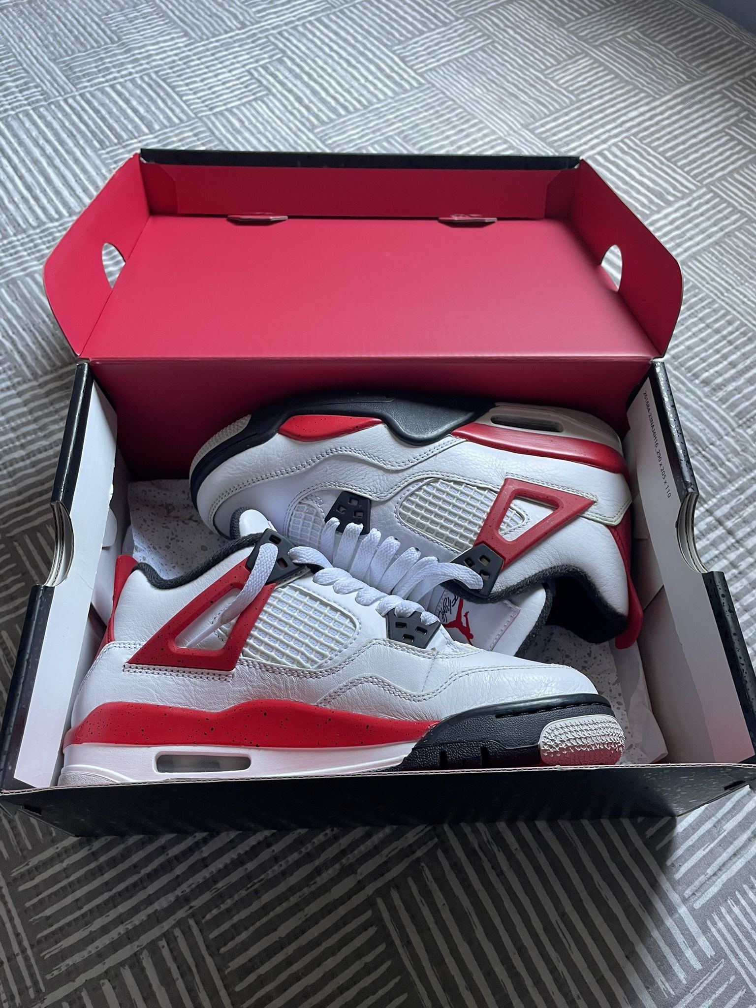 Jordan 4 retro size 4y