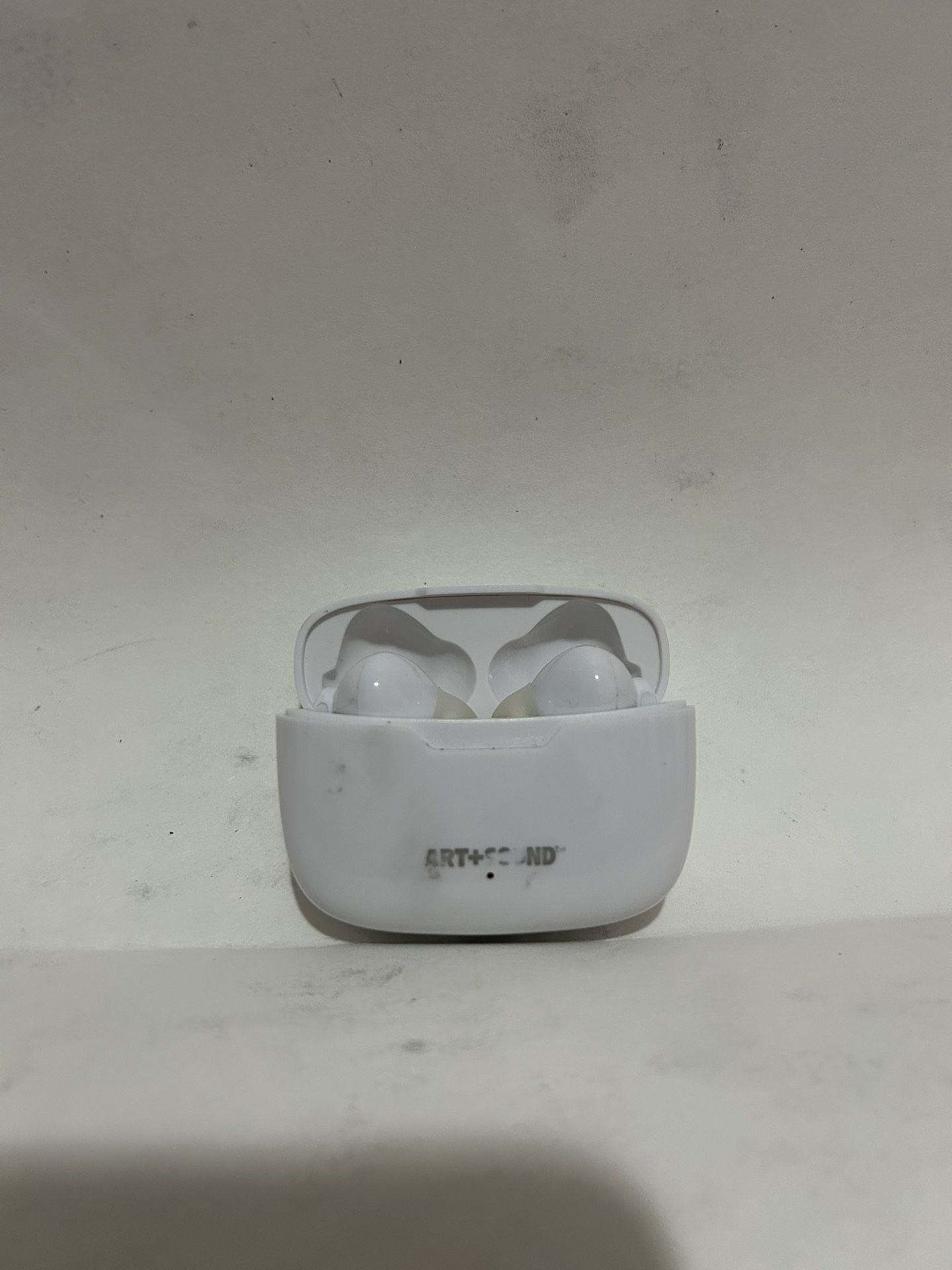 Art + Sound White Wireless Earbuds