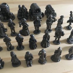 Lot Of 25 Vintage Pewter Die Cast Miniatures Figures Victorian 95 IRS Collector 