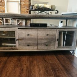 Tv Stand 5ft in length and 30.5 inches