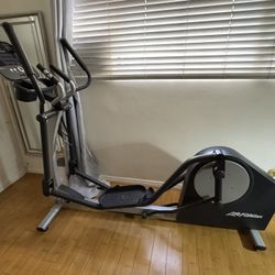 Life fitness Trainer 
