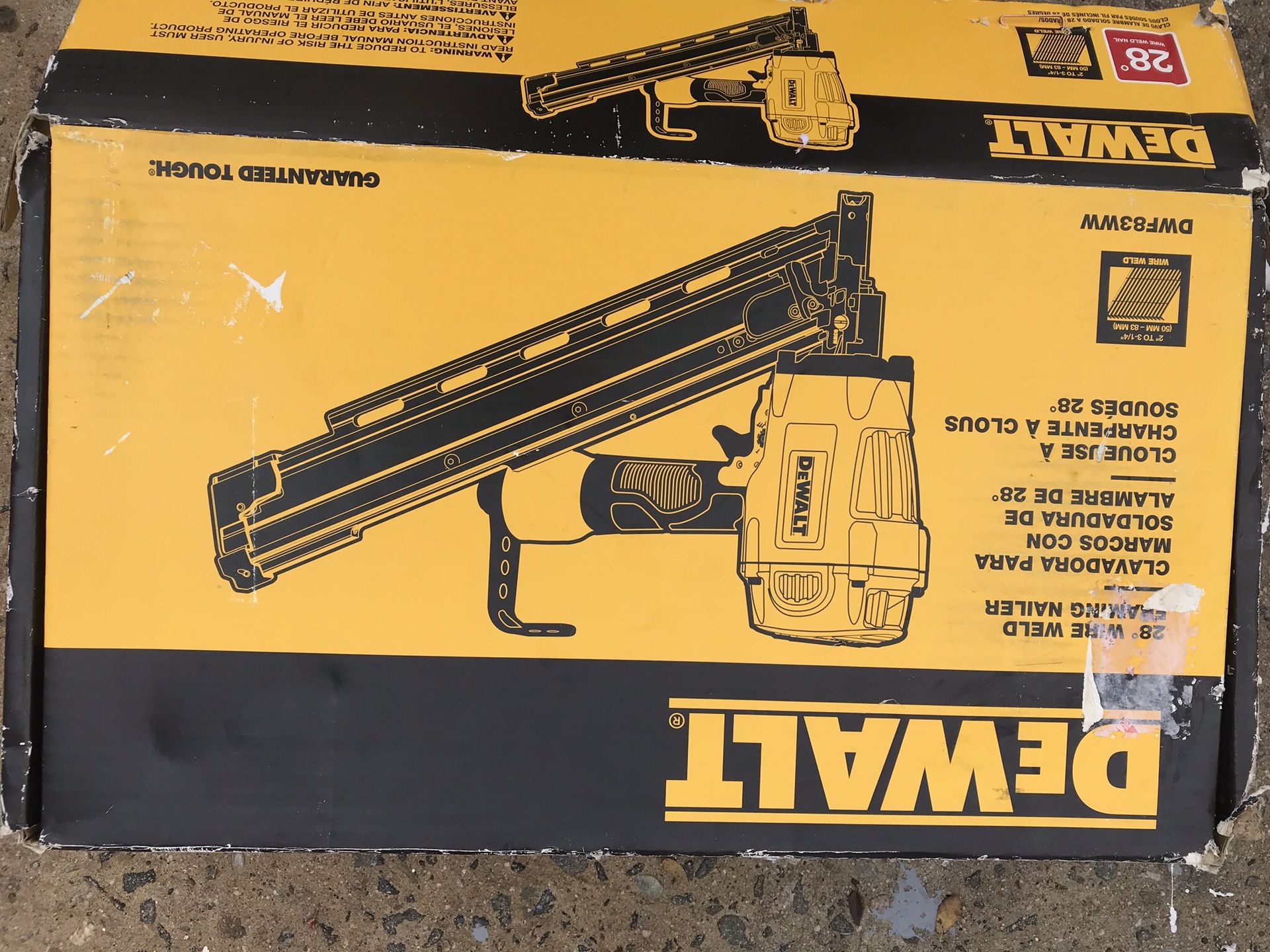 Esta nuevo este pistola de clavos de 21