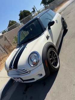 MINI Cooper 2-Door Hatchback