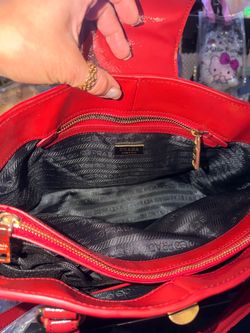 Red Structured Handbag with Shoulder Strap – Pre-Owned