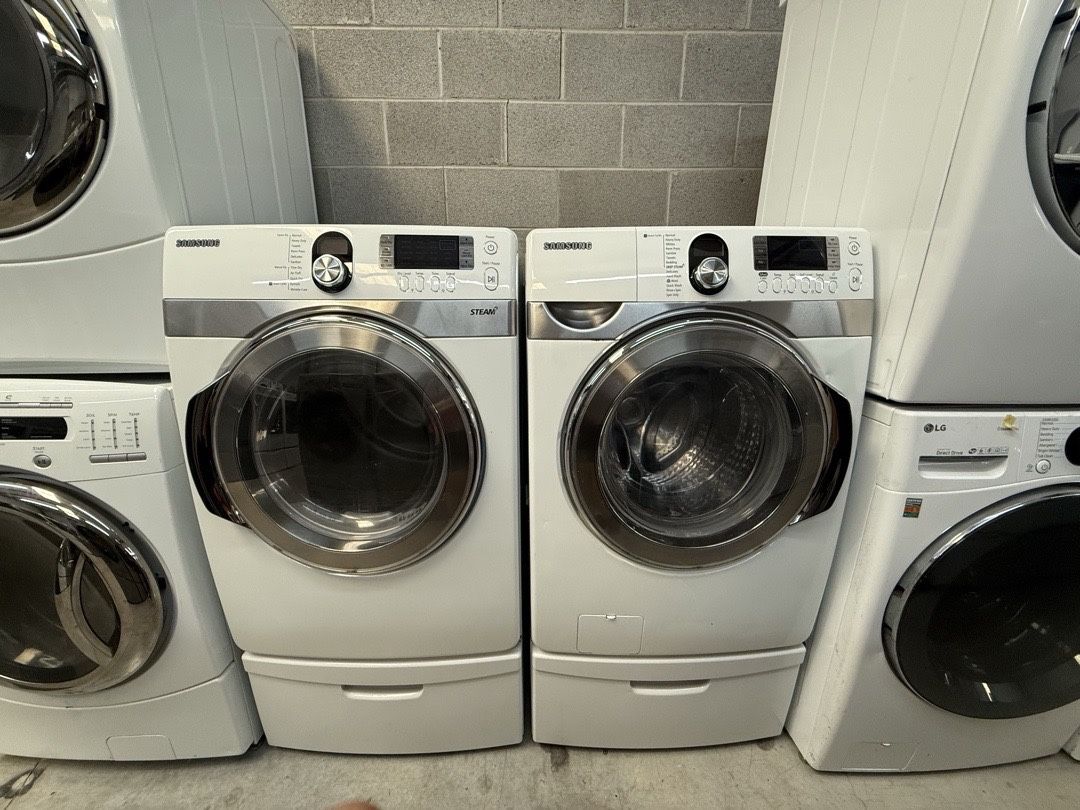 Samsung Washer and Dryer with Pedestals