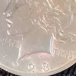 1923 Peace Dollar $1 Silver  Morgan Coin