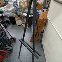 Adjustable Easel. Black Wood. $5. City Of Orange 🍊