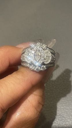 Wedding/engagement Diamond Ring 14kt White Gold