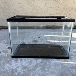 2.5 Gallon Fish Tank 