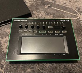 Roland TB-3 synth