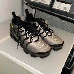 Nike Air VaporMax Plus Neon 95