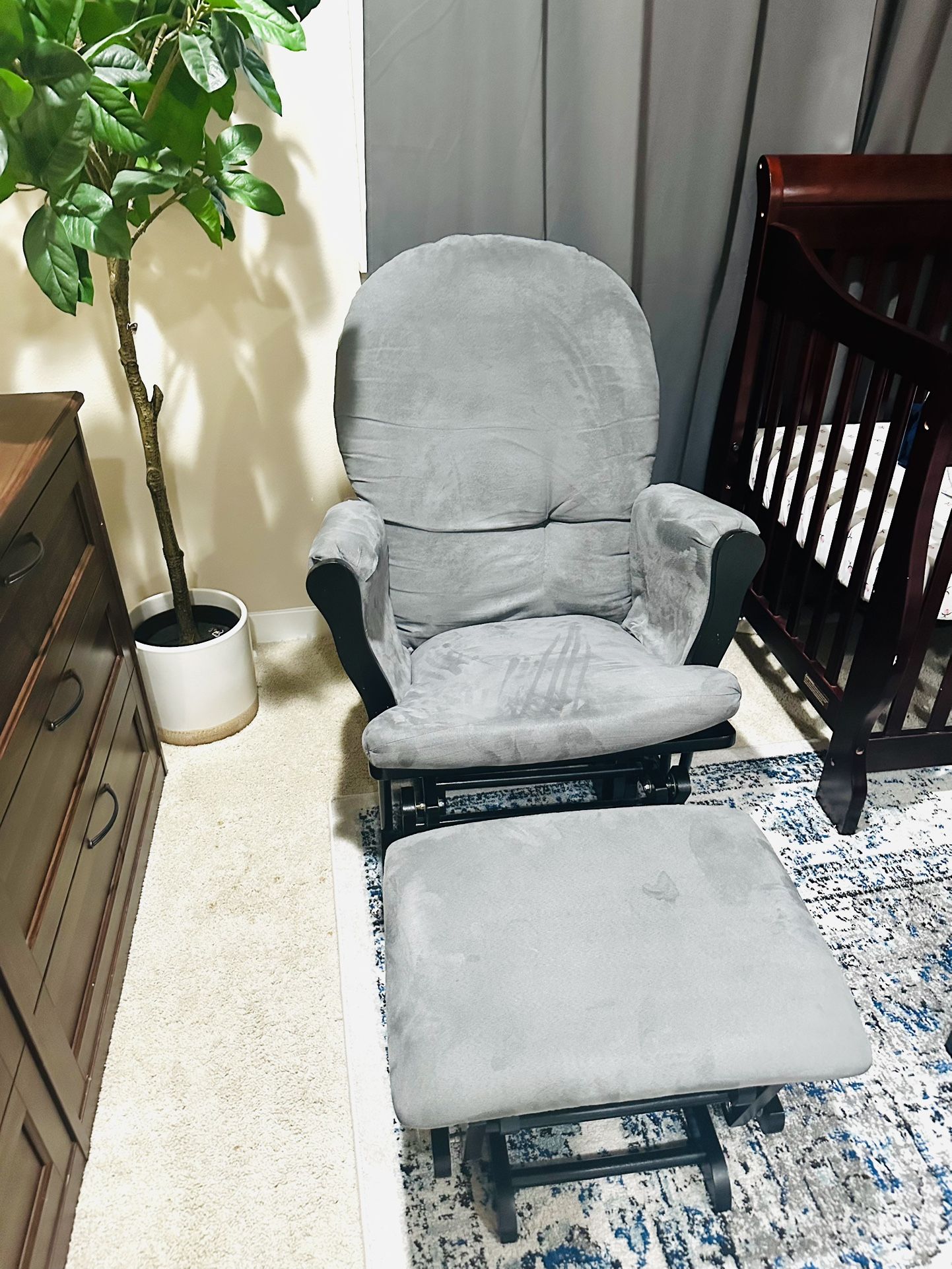 Rocking Chair With Ottoman