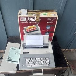 Vintage Smith Corona 350 DLE Electronic Typewriter Silver Ash W Box Spell Right