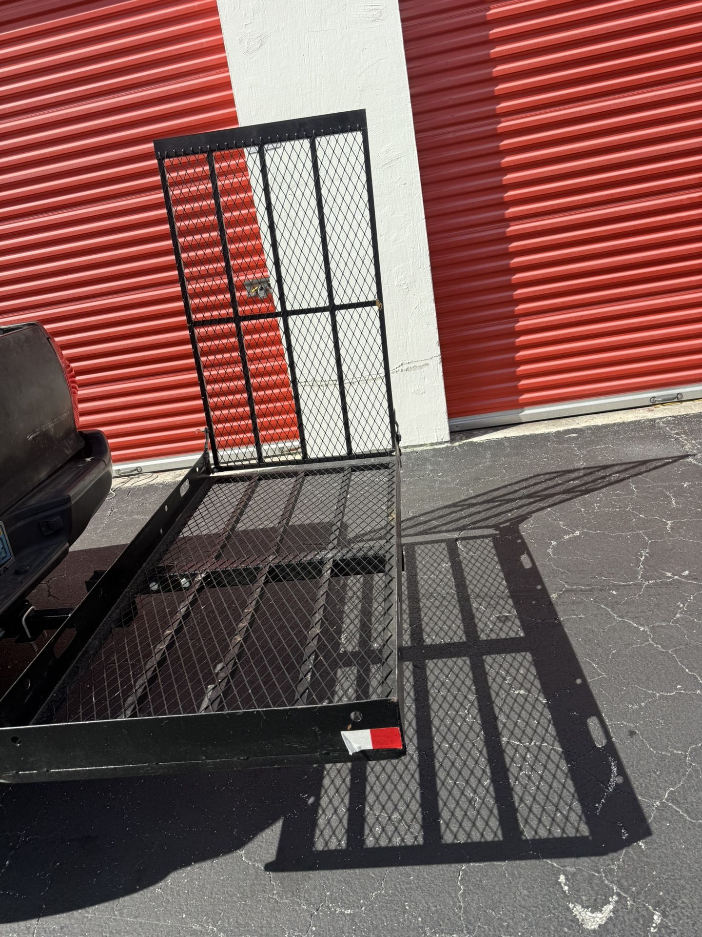 Cargo Carrier With Ramp