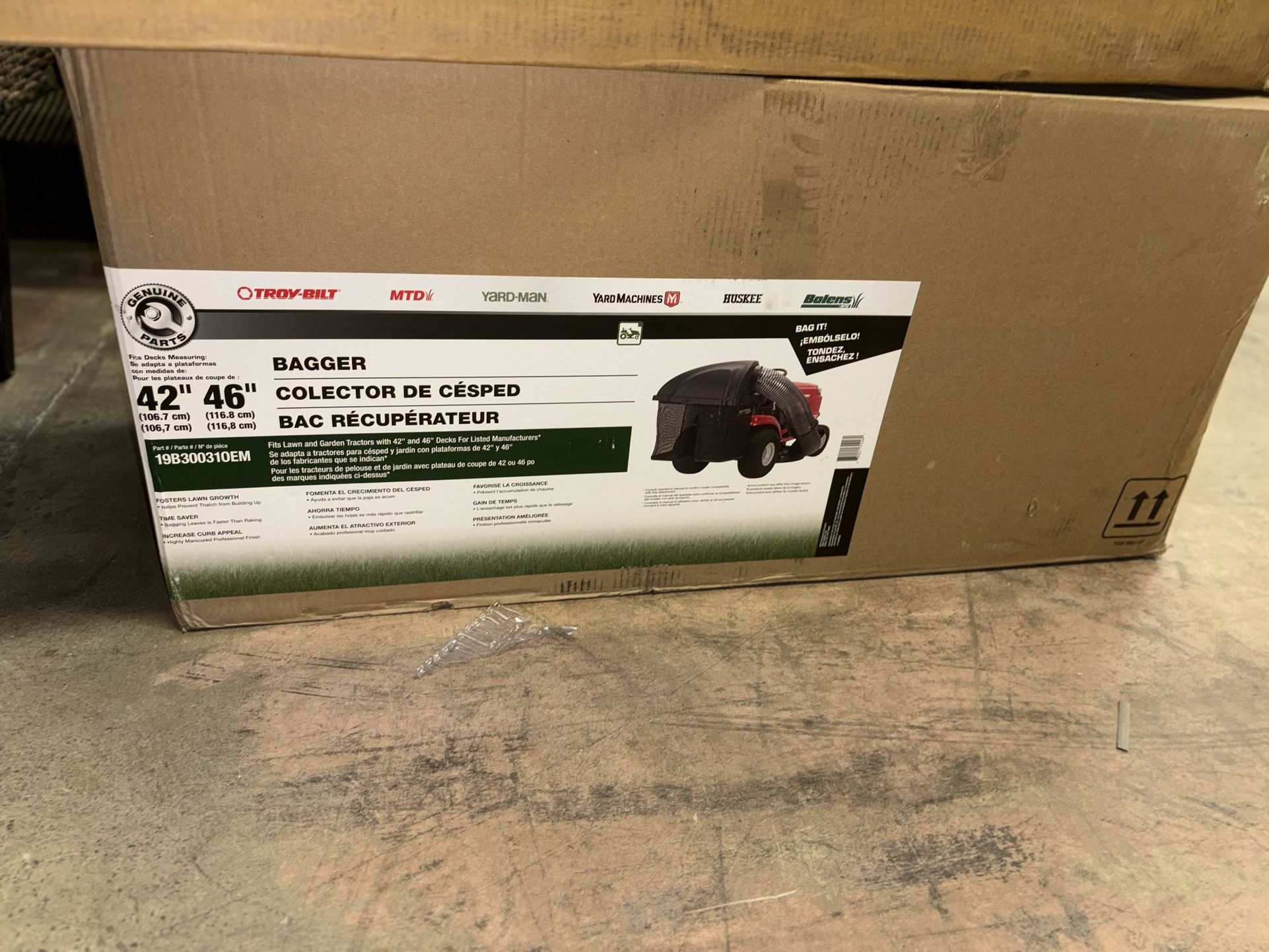 (Used Like New) Riding Mower Bagger for 42 in. and 46 in. Decks
