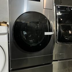 Samsung (5.3 cu.ft.) Bespoke Al laundry ventless 110v combo All-in-one Ultra capacity washer capacity washer and dryer-pedestal included.