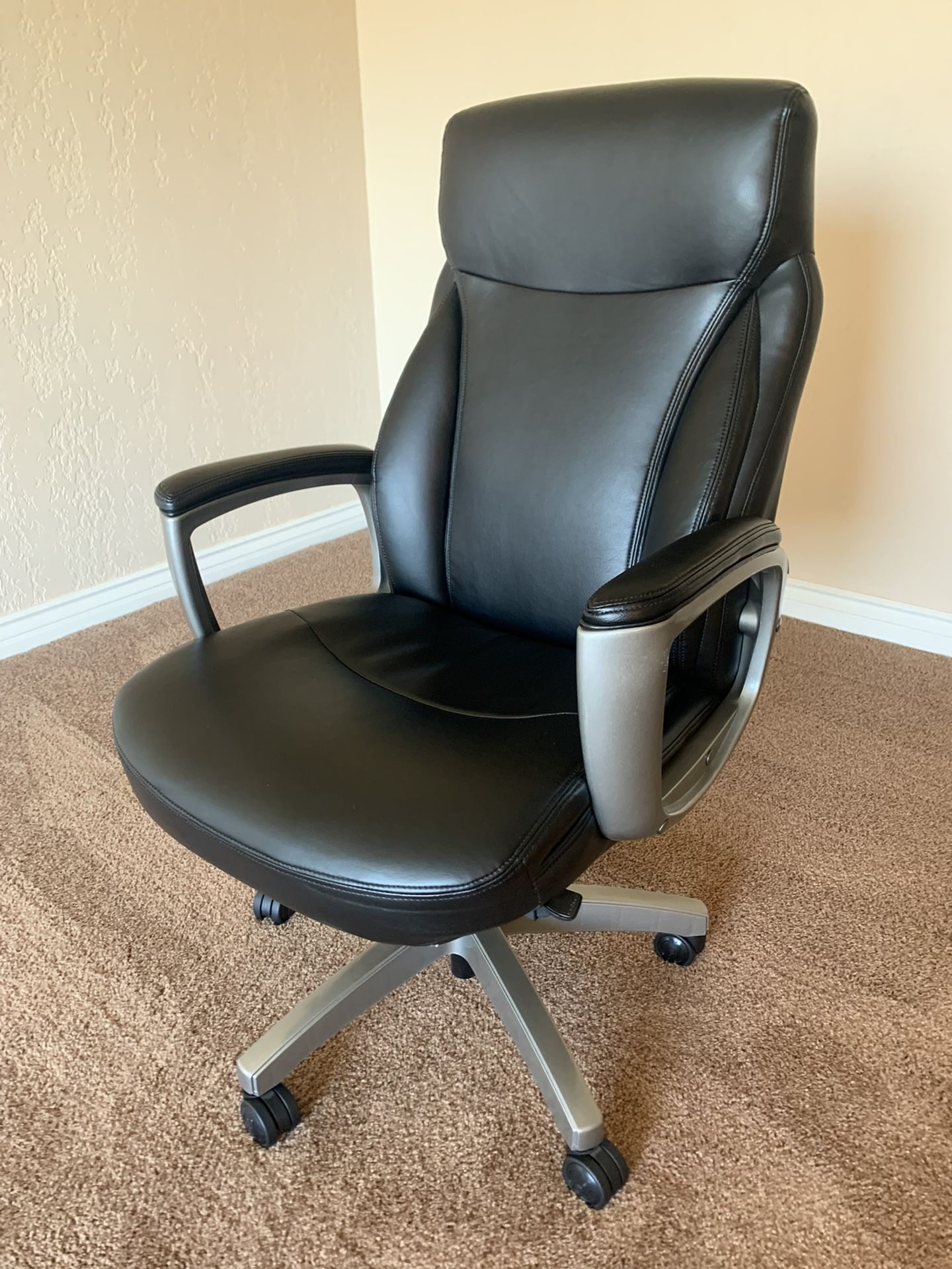 Lazy Boy Arcadian Bonded Leather Executive Chair