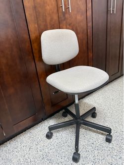 Office, Desk, Computer Rolling, Swivel, CHAIR on castor rollers. Exc like new, Reduced Quick Sale, first come