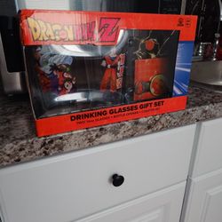 Dragon Ball Z Drinking Glasses Gift Set (Brand New Never Opened)