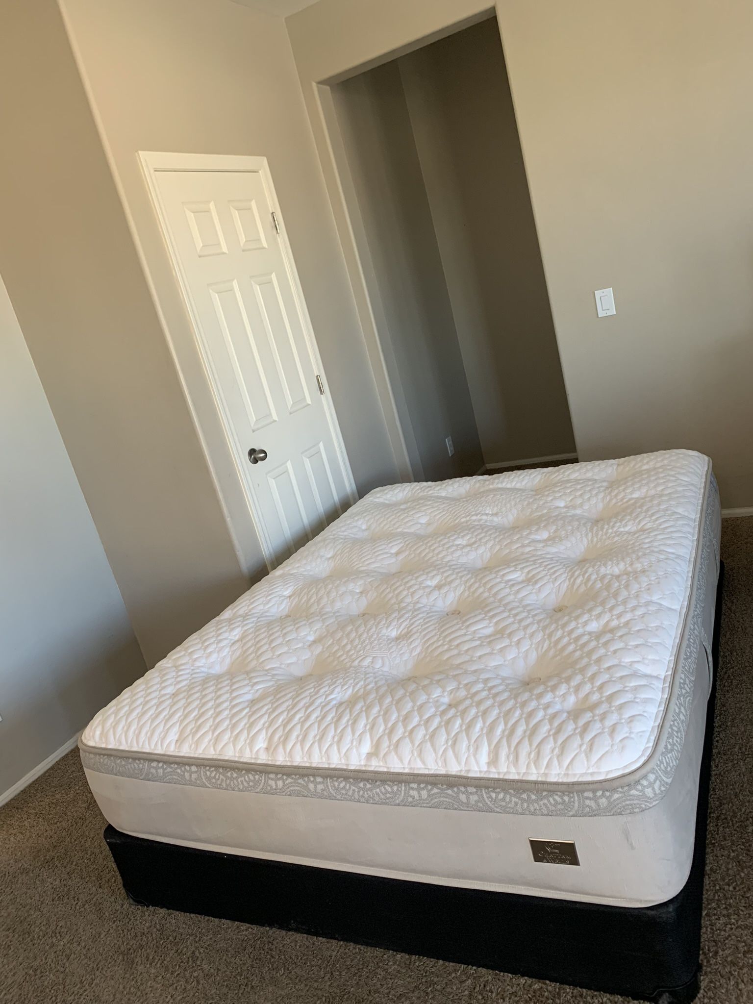 QUEEN CHATTAM AND WELLS MATTRESS AND FREE BOX SPRING