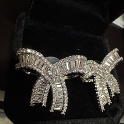 Beautiful white gold plated earrings 