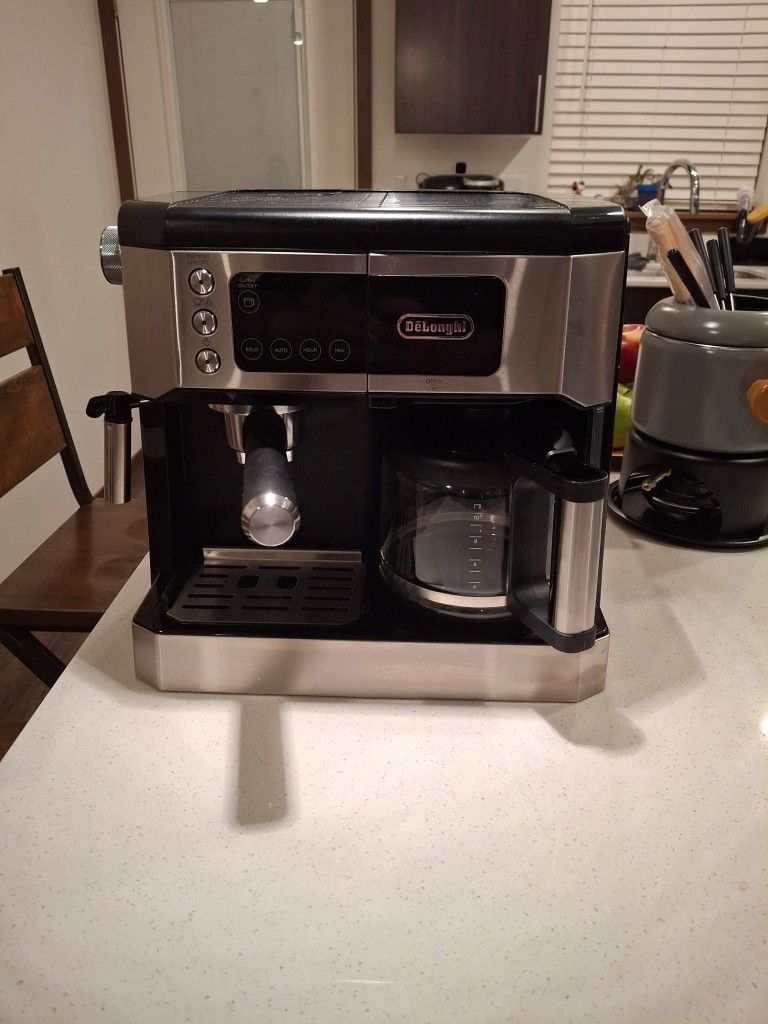 DeLonghi Coffee And Espresso Machine [NWOB]