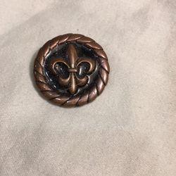 Bronze Tone Fleur de Lys Brooch