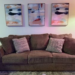PULL OUT COUCH / SLEEPER SOFA