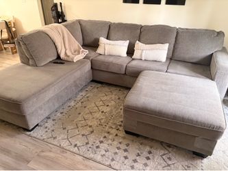Sectional Sofa with pull out bed