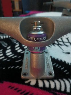 Carver C7  Trucks