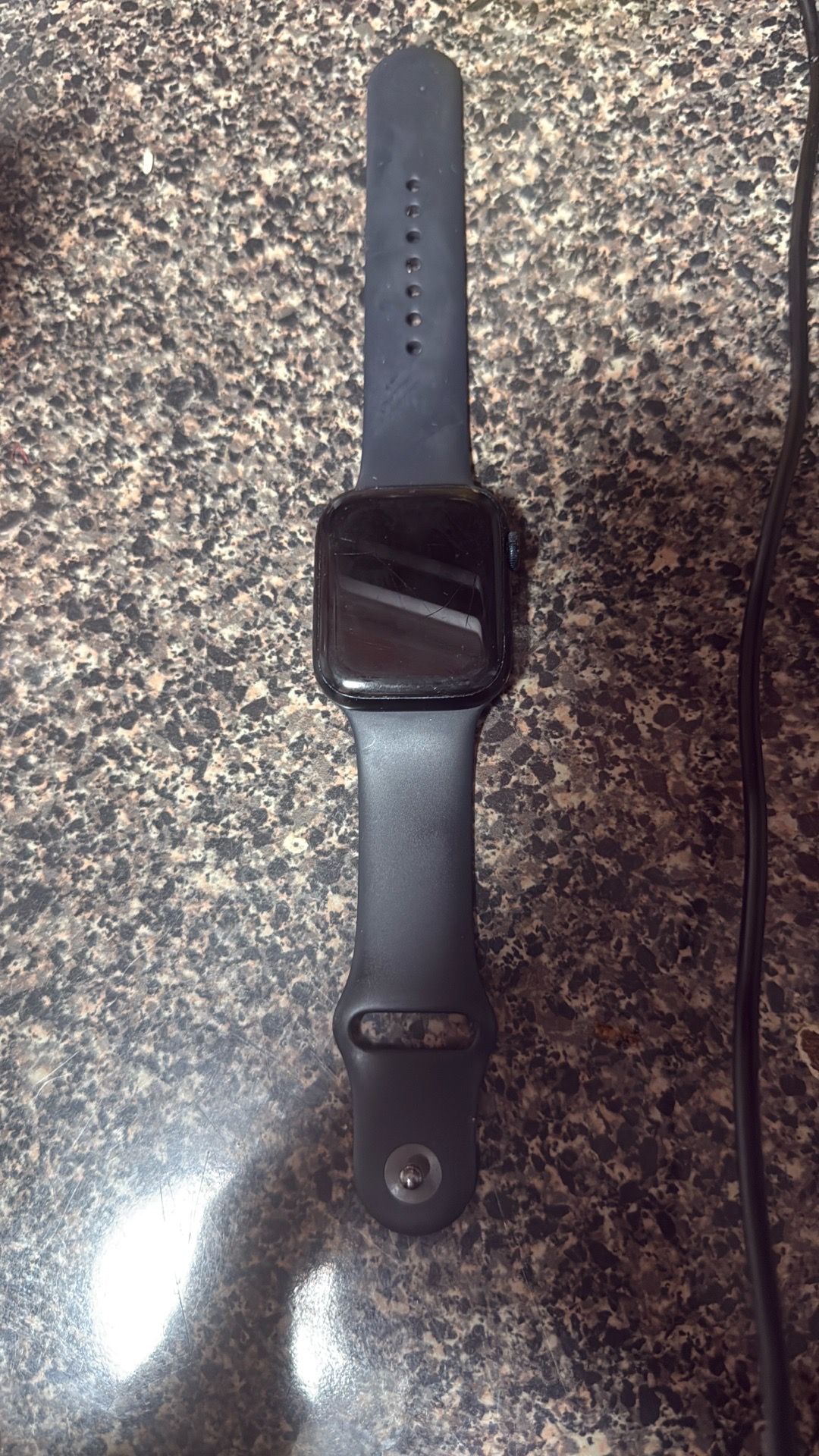 Apple. Apple Watch. Band included, series 8.