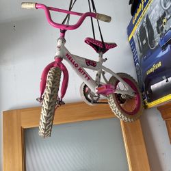 Hello Kitty Bike 