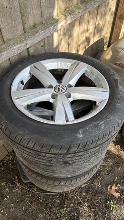 Volkswagen Passat tires