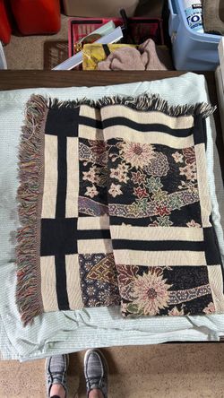 Throw blanket