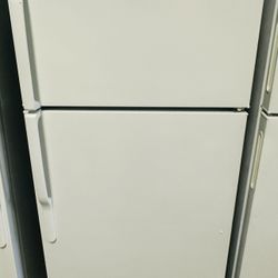 Refrigerator Super Clean Works Perfect 