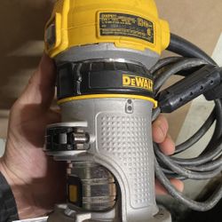 DeWalt Compact Router