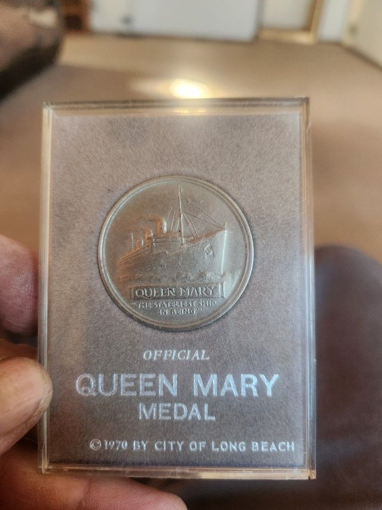 Official Queen Mary Medal