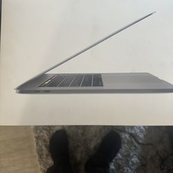 MacBook Pro 15 Inch 2018