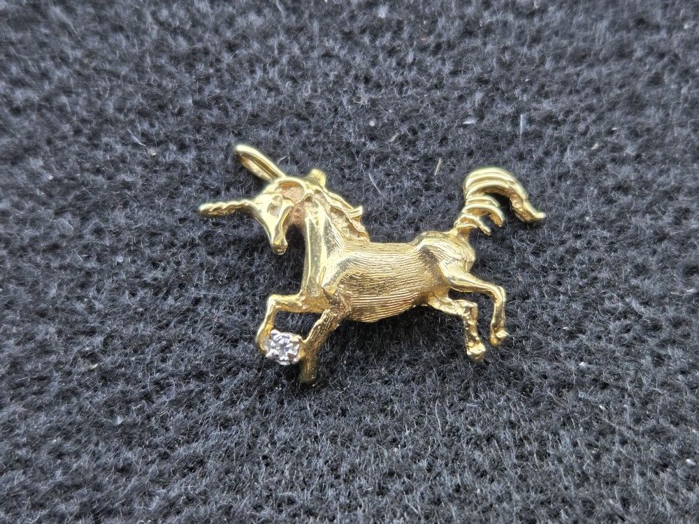 14kt. UNICORN CHARM