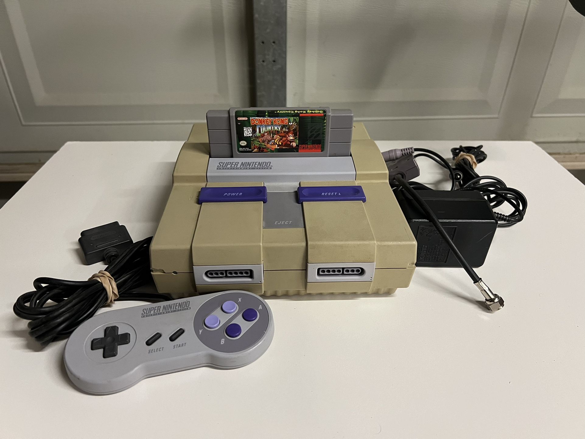 Super Nintendo (SNES)+ Donkey Kong Country Game Bundle For Sale In South Austin 78745