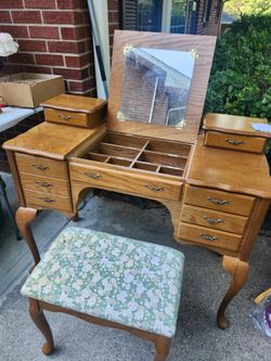 Solid wood vanity