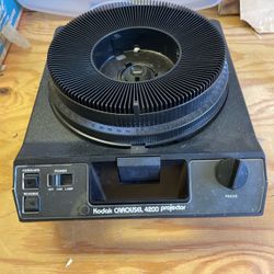 Kodak slide projector. 4200 with slide tray