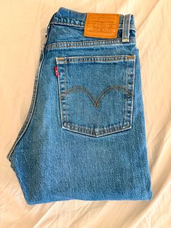 Levi's Medium Wash Denim Jeans