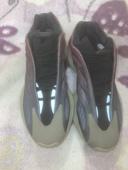 Yeezy 700 V3 'Fade Carbon