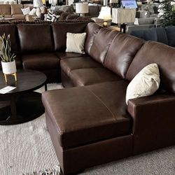 AP🎉 Leather Brown Sectional Couch With Chaise // Financing & Delivery 